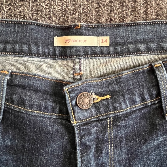 Levi's Jeans - Womens 515 Bootcut - size 14 - Picture 3 of 7